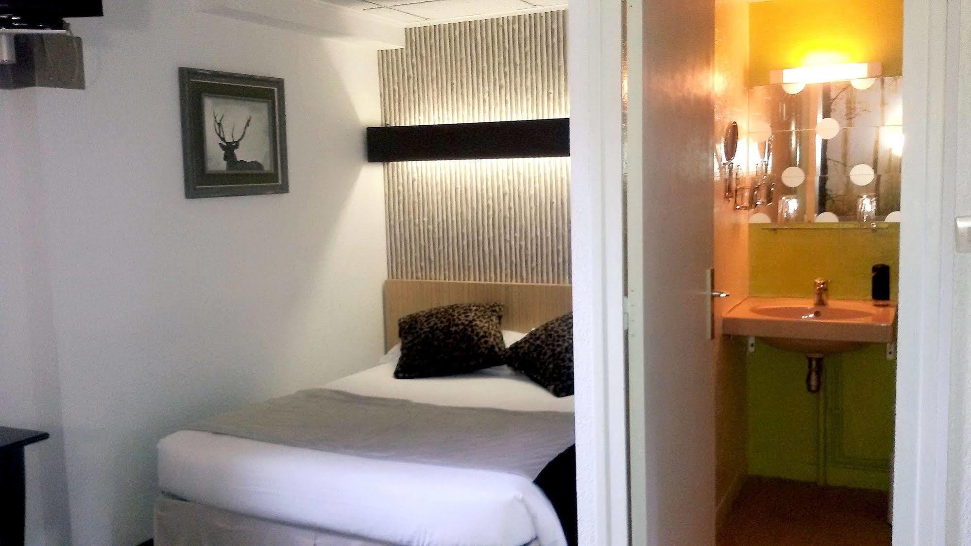 Le Merle Blanc Hotel Logis Digoin Luaran gambar